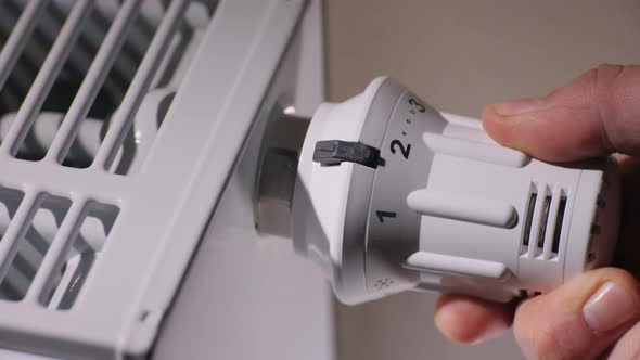 Fine Adjustment of the Room Temperature, Thermostat Regulation alt