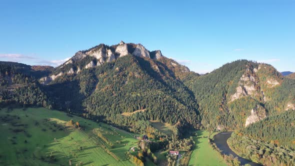 Aerial view of Trzy Korony mountain in Pieniny, Poland alt