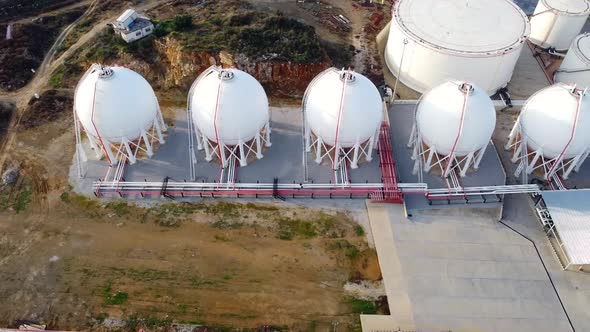 Storage Tanks for Liquefied Natural Gas alt