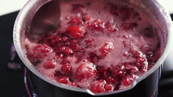 Making Raspberry Sauce