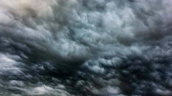 Storm cumulus clouds, time-lapse alt