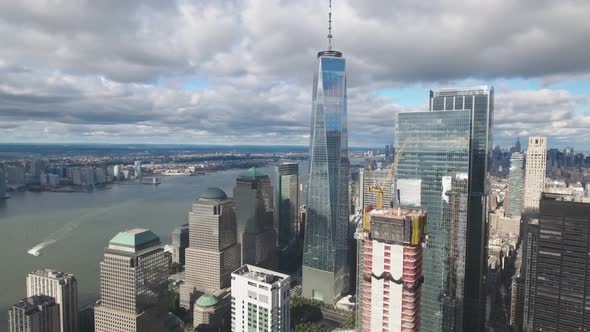 4K Aerial shot of Manhattan district in New York, United States alt