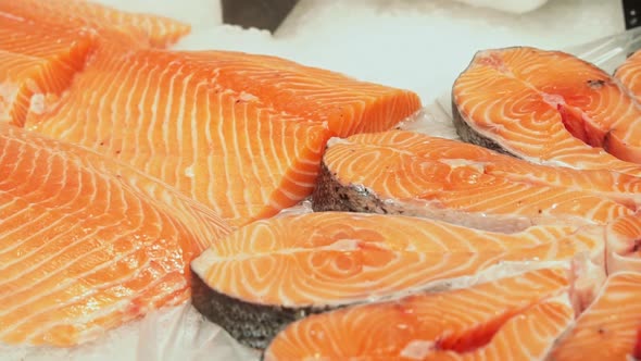 Chilled Steaks of Red Fish alt