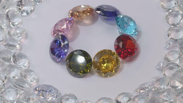 A Pile Of Sparkling White Diamonds alt