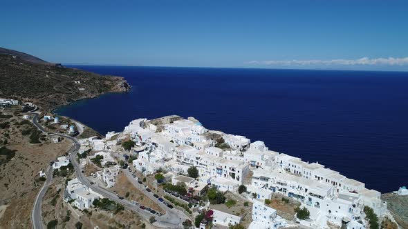 Village of Seralia at near Kastro Sifnou on the island of Sifnos in the ...