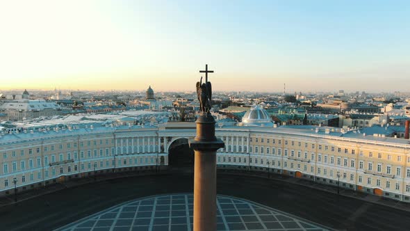 The Majestic Palace Square in St. Petersburg at Dawn, the Alexandria Column in the Rays of the alt