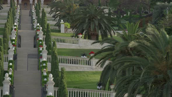 Pan left of the Hanging Gardens alt