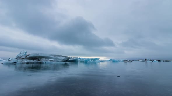 Jokulsarlon Lagoon in Iceland alt