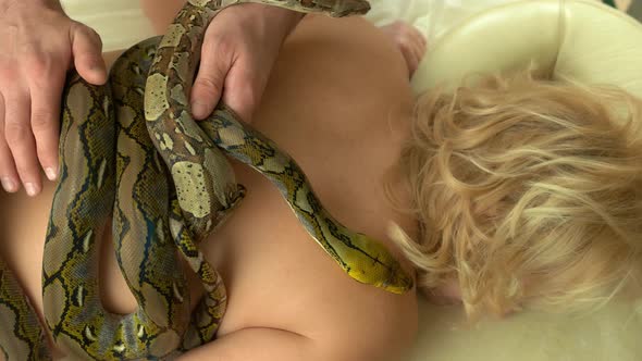 Python Crawling on Female Back alt