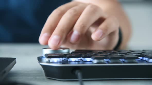 Designer Hand Using Navigation Control Keyboard alt