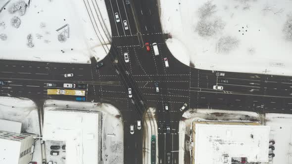 Top View of the Winter Road Intersection in the Center of Minsk alt