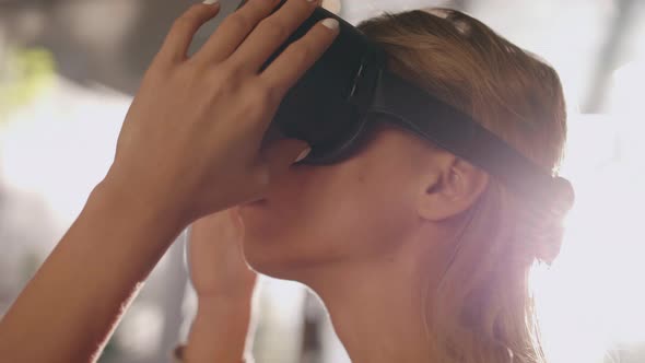 Girl Using VR alt