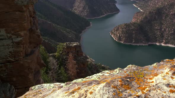 Dolly shot overlooking Flaming Gorge from Red Canyon overlook alt