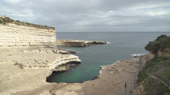 St. Peter's Pool in Marsaxlokk on Very Cloudy and Stormy Day in Winter in Malta alt