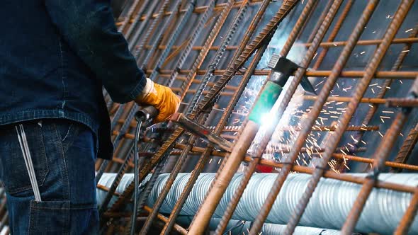 Welding Metal Construction alt