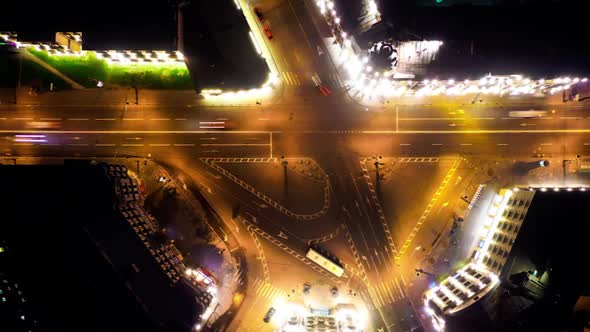 Night Time  Traffic Moving Through the Roundabout, night city life alt