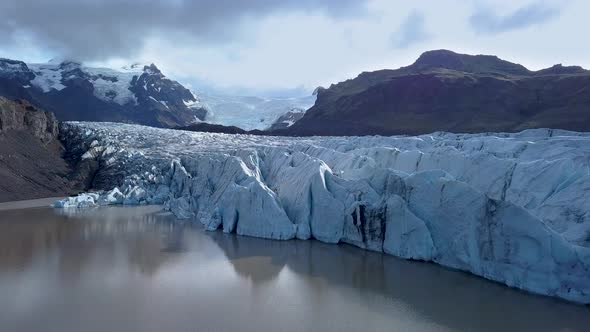 Svnafellsjkull Glacier in Iceland alt
