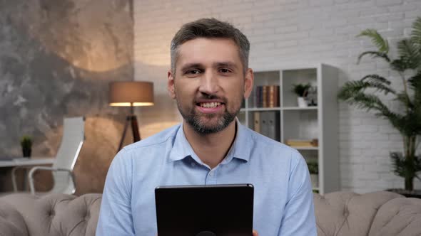 Webcam View Smiling Man Trader Broker Listens Questions Stock Market Investor alt