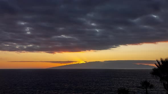 Tenerife Sunset with La Gomera on Horizon alt