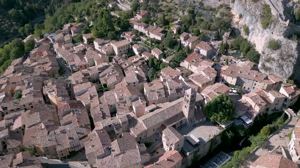 Moustiers-Sainte-Marie considered one of most beautiful villages of France alt