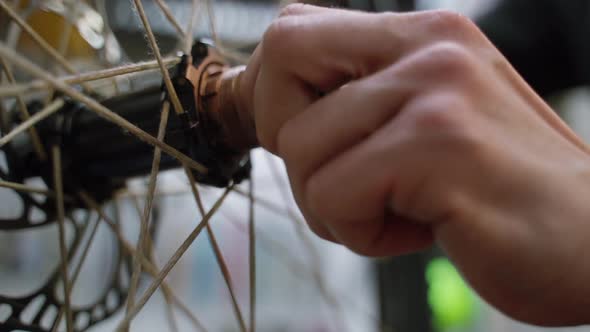 Crop Mechanic Detaching Bicycle Wheel