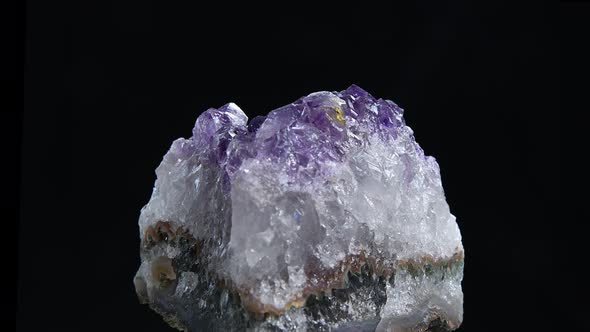 Amethyst Close Up. alt