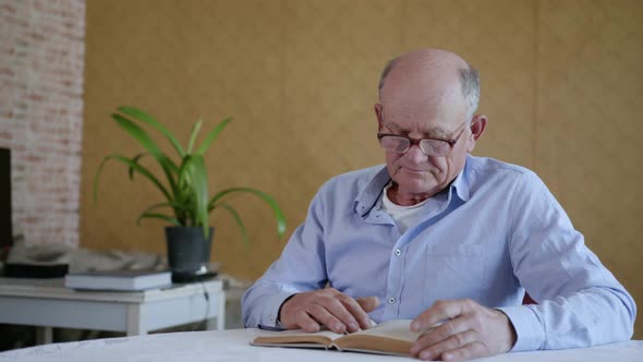 Family Relationship, Cute Caring Male Child of Glass of Pure Drinking Water To Beloved Elderly alt