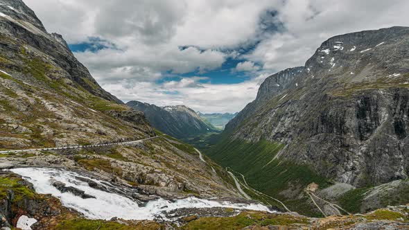 Trollstigen Andalsnes Norway alt