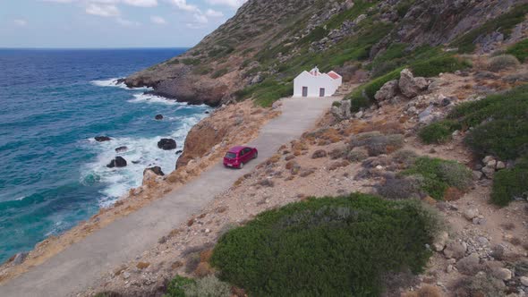 Travelers in a Rented Car Reached Their Destination alt
