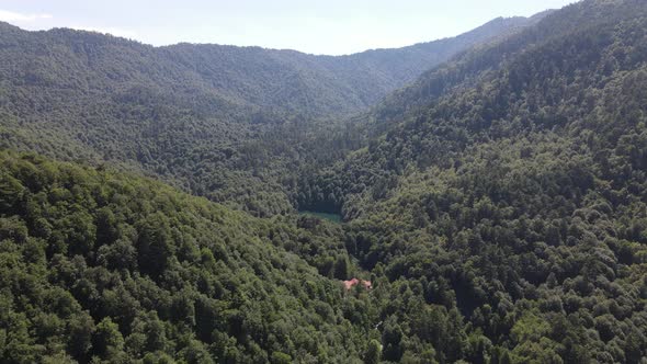 Lake Between Mountains alt