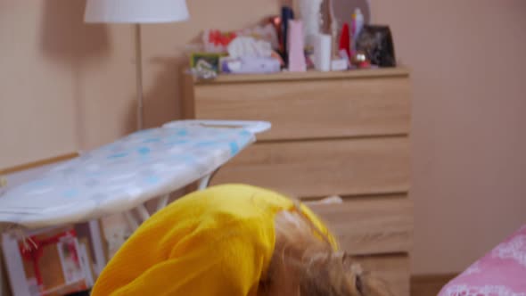 Girl Flapping Hair alt