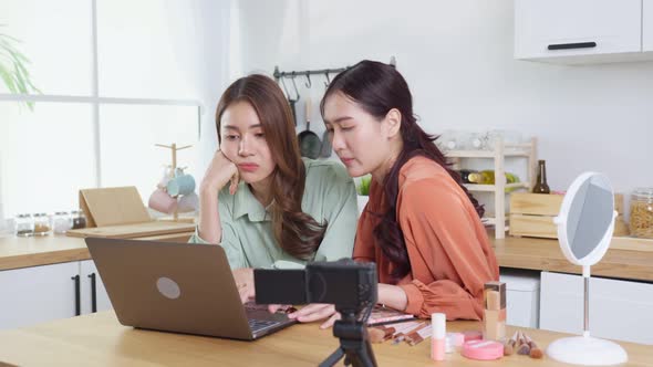 Beauty blogger Influencer woman checking sale order on computer look at financial problem. alt