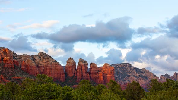 Time lapse of the clouds above the rock formations in Sedona Arizona alt