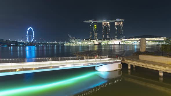 Beautiful Moment to the Singapore skyline and the Marina Bay Sands hotel.