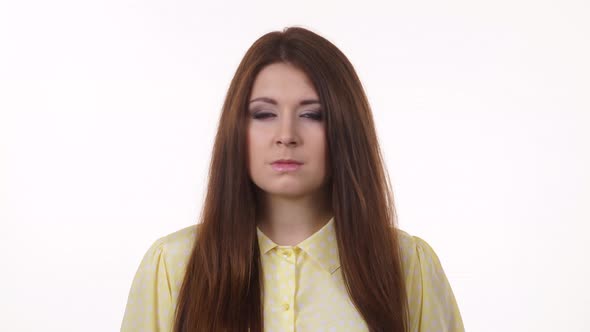 Woman Say No, Disagree Sign  alt