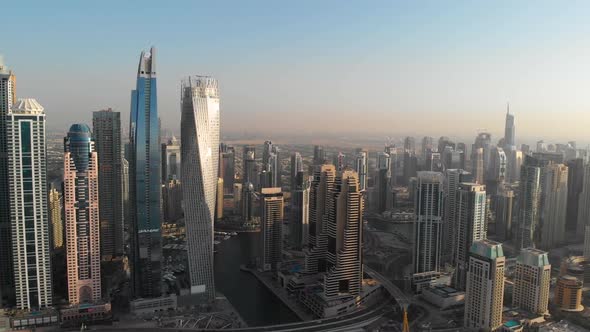 Panorama of the District Dubai Marina alt