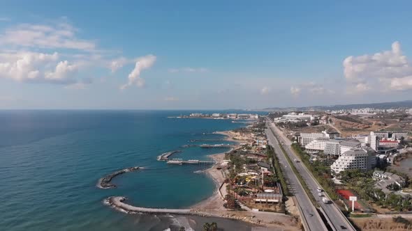 Cars driving by coastal road with incredible view of Alanya Bay, Turkey. alt