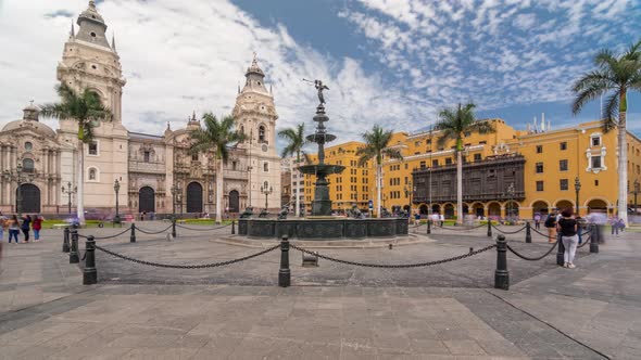 Fountain on The Plaza De Armas Timelapse Hyperlapse Also Known As the Plaza Mayor alt