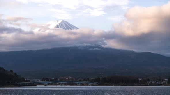 Timelapse of Fuji Mountain over Clouds at Kawaguchiko Lake