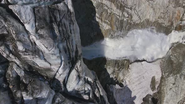 A Beautiful Waterfall in the Upper Reaches of the Tanadon Gorge alt