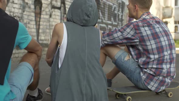 Carefree Happy Students Relaxing in The Street and Communicating, Friendship alt