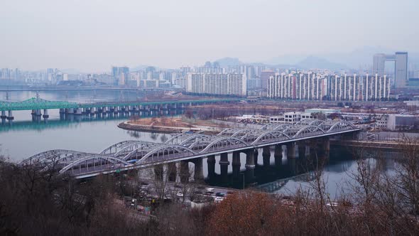 Seoul Han River Traffic alt