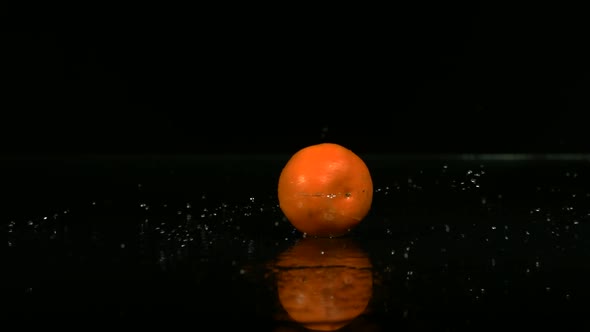 Bouncing fruit in ultra slow motion 1500fps - BOUNCING FRUIT PHANTOM  alt