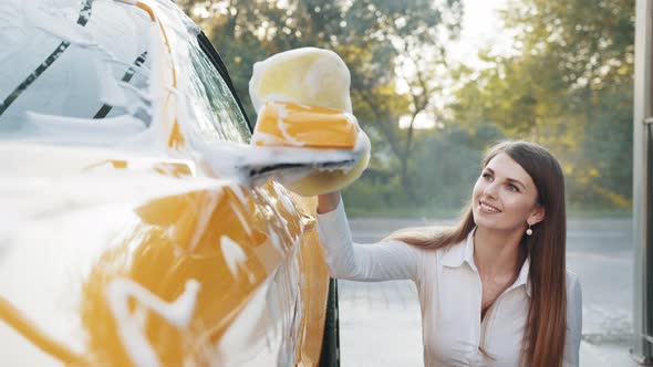 Business Caucasian Woman Wearing on a White Shirt and Trousers Washing Outside alt