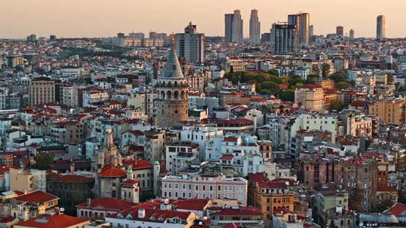 Galata Tower In Istanbul, Turkey alt