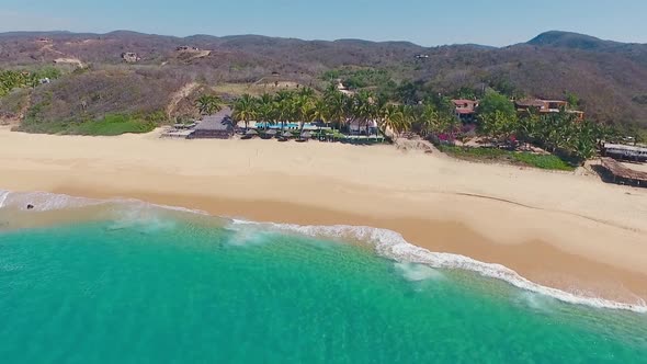 Beautiful Mayto Beach in Mexico alt