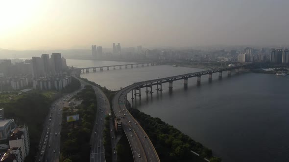 Seoul Han River Cheongdam Bridge Traffic