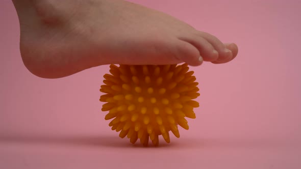 Prevention of Children's Flat Feet and Valgus of the Foot Exercises with Massage Balls alt