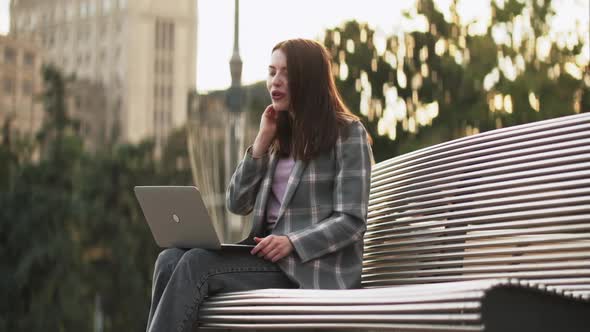 Video Call Online Meeting Woman Laptop City Street alt