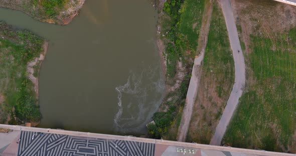 Birds eye view of the Margaret Hunt Hill Bridge in Dallas, Texas alt